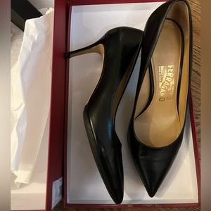 Salvatore Ferragamo Fiore Leather Pump